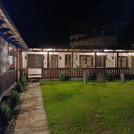 Casuta Din Valea Regilor Villa Gradistea de Munte Exterior photo